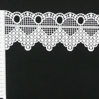 24236-Bistrogardine-Scheibengardine-Stickerei-weiss-Pi_1.jpg Häkelgardine Scheibengardine Stickerei weiß Pik Karo Meterware 10cm