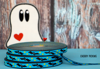 26050-Farbenmix-Webband-Fledermaus-blau-schwarz-Breite--.PNG
