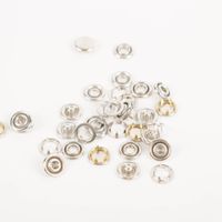 Prym Jersey-Druckknöpfe in Silber, 10 mm Durchmesser, 20 Stück im Nachfüllset, in blauer Verpackung mit Aufhänger für Jerseystoffe geeignet - ausgepackt Vollansicht