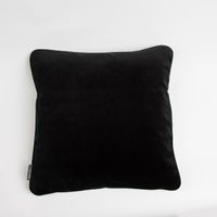 SCHÖNER LEBEN. Samtkissen schwarz 70x70cm