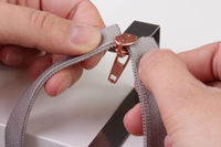 Snaply Wonder Zip Reißverschluss Zipper Einfädler Metall 7x10cm