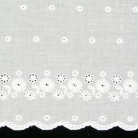 Scheibengardine Batist mit Lochstickerei Blumen weiß 57cm hoch