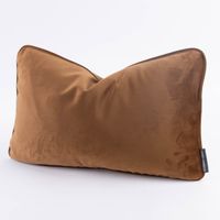 53462-SCHoeNER-LEBEN--Samtkissen-mit-Kederumrandung.jpg SCHÖNER LEBEN. Samtkissen mit Keder cognac 30x50cm