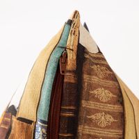 55536-SCHoeNER-LEBEN--Kissenhuelle-Digitaldruck-Buecher-Books-bunt-50x50cm-Kissen-Buch-007.jpg SCHÖNER LEBEN. Kissenhülle Digitaldruck Bücher Books bunt 50x50cm Detail Reißverschluss