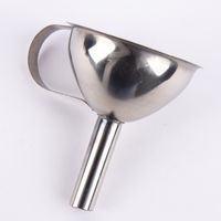 56055-Trichter-Metall-silberfarbig-9x11-5x12cm_1.jpg Trichter Metall silberfarbig 9x11.5x12cm