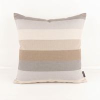 57666-SCHoeNER-LEBEN--Kissenhuelle-Streifen-9-5cm-creme-beige-braun-grau-versch--Groessen-ID-57666-1.jpg SCHÖNER LEBEN. Kissenhülle mit 9,5 cm breiten Streifen in Creme, Beige, Braun und Grau, frontal dargestellt.