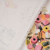 Digitaldruck Süßigkeiten Bonbons Candyshop ecru multi 138cm