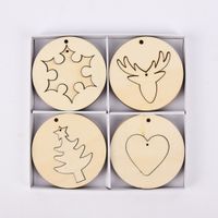 Creativ Company 2-in-1 Deko Hänger 4 Weihnachtsmotive 8 Stück Holz natur 7x7cm