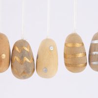 Rico Design Dekohänger Osterei Holz 6 Stück natur gold silber