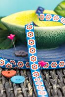 67955-Farbenmix-Webband-Betty-Butter-Blue-Blumen-Blau-weiss-rot-gruen-Breite--1-5cm-12074-0.jpg 67955-Farbenmix-Webband-Betty-Butter-Blue-Blumen-Blau-weiss-rot-gruen-Breite--1-5cm-12074-0.jpg