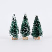 Rico Design 3er Set kleine Deko Tannen mit Schnee grün 7cm