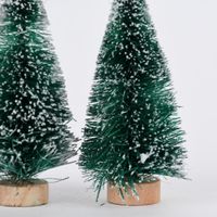 Rico Design 3er Set kleine Deko Tannen mit Schnee grün 7cm