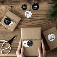 Geschenkanhänger-Set aus 12 runden Anhängern und 2 Schnüren