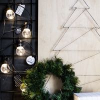 Geschenkanhänger-Set aus 12 runden Anhängern und 2 Schnüren
