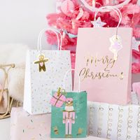 70638-3er-Set-Geschenktuete-Papier-Nussknacker-Merry-Christmas-pastell-TNP7-05-S.jpg 3er Set Geschenktüte Papier Nussknacker Merry Christmas pastell