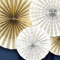 70663-Deko-Rosetten-Papier-4er-Set-weiss-goldfarbig-versch--Groessen-RPK16-008-03-H.jpg Deko Rosetten Papier 4er Set weiß goldfarbig versch. Größen
