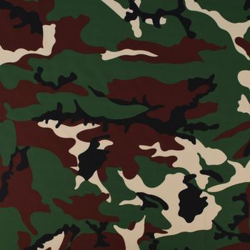Faschingsstoff Polyester Camouflage grün braun 1.5m Breite