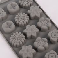 Rico Design Mini Seifengießform Blumen für 15 Stück 3x1cm