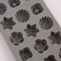Rico Design Mini Seifengießform Blumen für 15 Stück 3x1cm