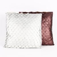 Deko Kissen mit Schuppenoptik silberfarbig hellgrau 40x40cm