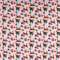 LeQuilt Patchworkstoff Baumwollstoff Popeline Animo Katzen mit Wollknäuel rosa 115cm Breite
