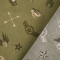 Baumwollstoff Popeline Militär Sterne Abzeichen grün beige 1.5m Breite