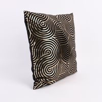 Temerity Jones Deko Kissen Samtoptik schwarz gold 45x45cm div. Designs