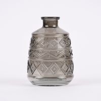 Dekoflasche mit Musterprägung geometrisch Glas verschiedene Farben 7.5x11cm