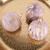 Weihnachtskugel Beauty verschiedene Varianten hellviolett goldfarbig 8cm