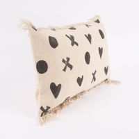 Kissenhülle Faiza Fransen Punkte Herzen Kreuze creme schwarz 30x50cm