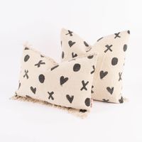 Kissenhülle Faiza Fransen Punkte Herzen Kreuze creme schwarz 30x50cm