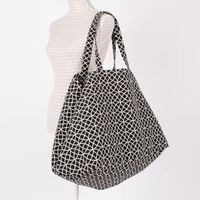 75555-SCHoeNER-LEBEN--XL-Tasche-Wonderbag-Kreise-schwarz-weiss-88x35x40cm-KW34-2021-158903Capture0007.jpg SCHÖNER LEBEN. XXL Tasche stabiler Riesenshopper Kreise schwarz weiß 88x35x40cm
