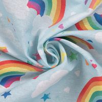 Dekostoff Baumwoll-Mischgewebe Tani Wolken Regenbogen hellblau bunt 1.