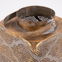 Laterne Niya antik Metall gestanztes Lochmuster goldfarbig weiß 22x15x15cm