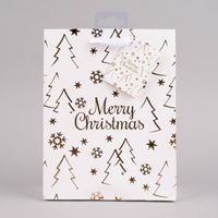 Geschenktasche mit Foliendruck Merry Christmas Tannenbaum weiß 18x23x10cm verschiedene Farben