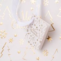 Geschenktasche mit Foliendruck Merry Christmas Tannenbaum weiß 18x23x10cm verschiedene Farben
