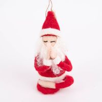 Sass & Belle Dekohänger Weihnachtsmann Yoga Filz Wolle weiß rosa grau 10.5x5x9cm