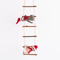 Sass & Belle Dekohänger Weihnachten Faultiere auf Leiter Filz Holz braun grau rot 56x10cm