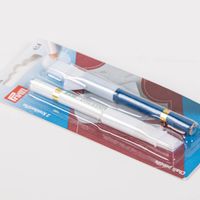 Prym Kreidestifte + Bürste weiß/blau Detailaufnahme
