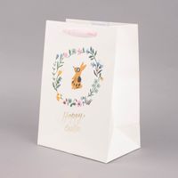 Rico Design Geschenktüte mittel Happy Easter Osterhase Blumenkranz weiß bunt 18x26x12cm