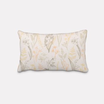 SCHÖNER LEBEN. Kissenhülle Gräser Blumen wollweiß orange gelb