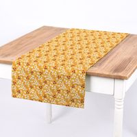 80152-Dekostoff-Baumwolle-Canvas-Thraun-Tupfen-Striche-senfgelb-weiss-rot-1-5m-Breite-KW22-2022-191451Capture0010Tischlaeufer.jpg Dekostoff Baumwolle Canvas Thraun Tupfen Striche senfgelb weiß rot 1.5