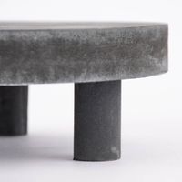 Deko Teller auf Fuß Holz rund grau 19x7cm