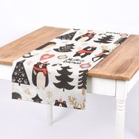 81421-Dekostoff-Baumwollstoff-Halbpanama-Weihnachtsstoff-Merry-Christmas-Baer-Igel-Hirsch-Baum-ecru-schwarz-rot-1-40m-Breite-KW37-2022-200042Capture0010Tischlaeufer.jpg Dekostoff Baumwolle Bär Igel Hirsch Baum ecru schwarz rot 1.40m Breit