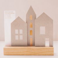 Rico Design Kartendeko Papierhäuser natur weiß goldfarbig 4 Stück