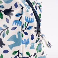 81696-Kulturtasche-Tauben-und-Blumen-weiss-blau-gruen-ca--26x11x14cm-KW42-2022-203199Capture0027.jpg Kulturtasche Tauben und Blumen weiß blau grün ca. 26x11x14cm