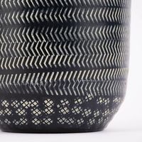 82408-Vase-Antikmuster-gepraegt-Metall-schwarz-creme-12-5x25cm-KW45-2022-205962Capture0006.jpg Vase Antikmuster geprägt Metall schwarz creme 12.5x25cm