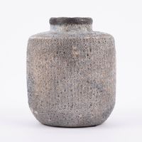 83338-Clayre-und-Eef-Vase-mit-unregelmaessiger-Oberflaeche-rau-Keramik-graublau-15x18cm-KW8-2023-211691Capture0028.jpg Clayre & Eef Vase mit unregelmäßiger Oberfläche rau Keramik graublau 15x18cm