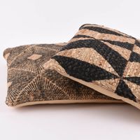 83559-Jute-Dekokissen-Flechtmuster-Geometrieprint-natur-schwarz-40x40cm-KW11-2023-214107Capture0029.jpg Jute Dekokissen Flechtmuster Geometrieprint natur schwarz 40x40cm