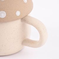 Sass & Belle Tasse mit Deckel Pilz Steinzeug beige natur weiß 320ml